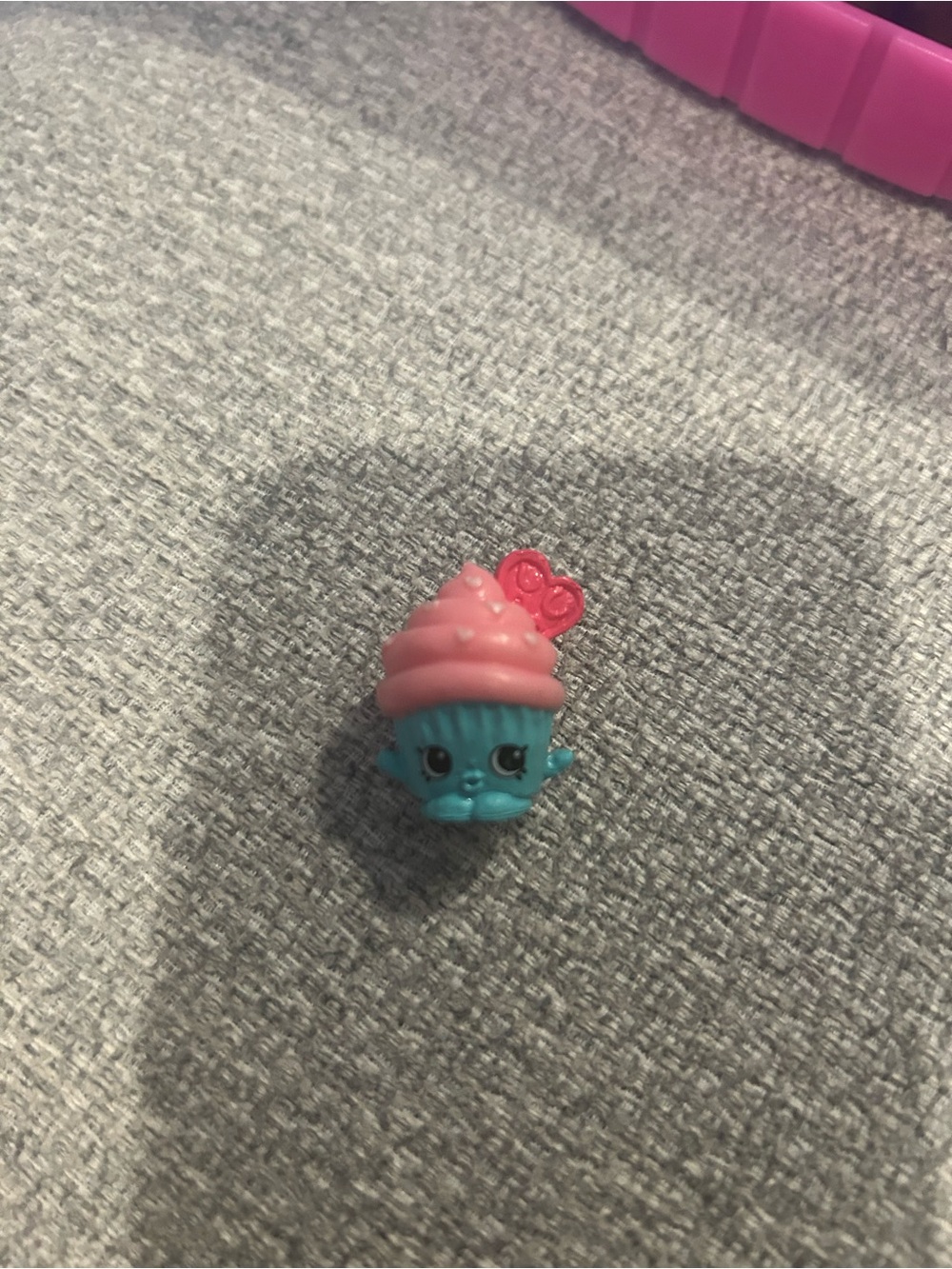 Shopkins Pink & Teal Cupcake Charm Figure